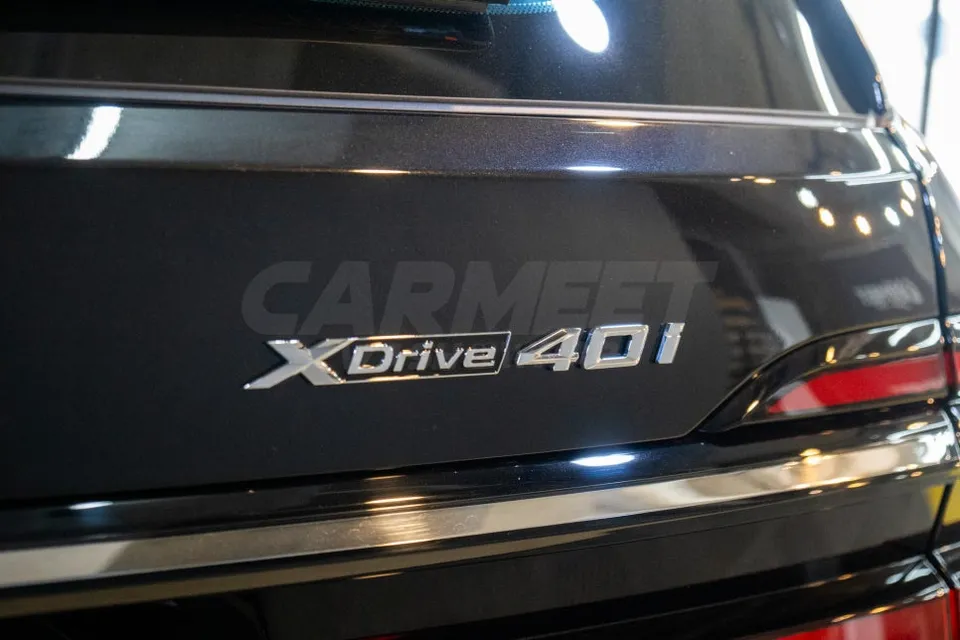 BMW X7のカーラッピング事例|実施工で高級感を向上 施工写真 3-1