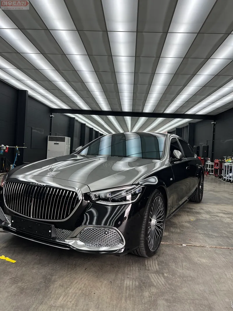 Mercedes-Benz S-Class Maybach vinyl wrap - Mercedes-Benz S680 Maybach Vinyl Wrap Review: Duotone Perfection photo 6