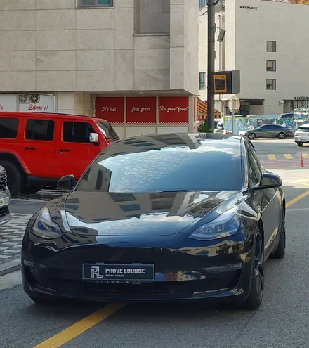 Tesla Model 3のガラスコーティング事例｜費用目安・仕上がり 写真