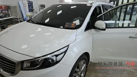 Kia Carnival KA4 ドライブレコーダー取付｜ジネットZ8事例 写真