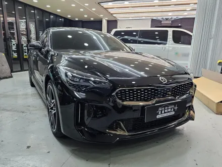 Kia Stingerのドラレコ取付事例｜費用目安と仕上がり 写真