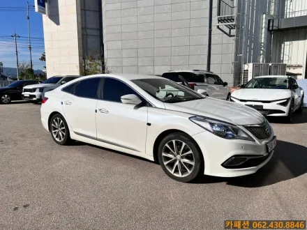 Hyundai Grandeur HGのドライブレコーダー取付事例 写真