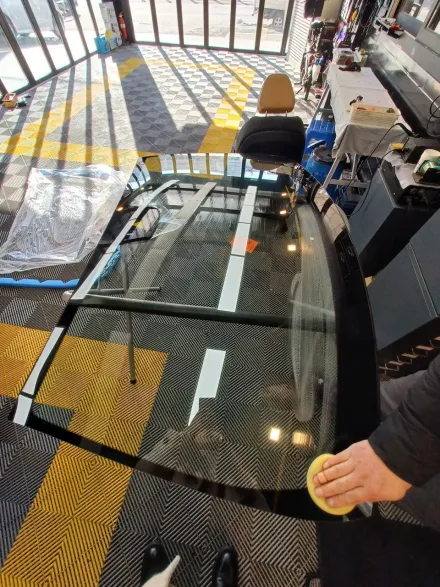 Mercedes-Benz Eクラスのカーフィルム施工事例｜費用目安・仕上がり 写真