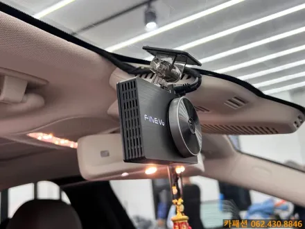 Mercedes-Benz E-Class W213のドライブレコーダー取付事例 写真
