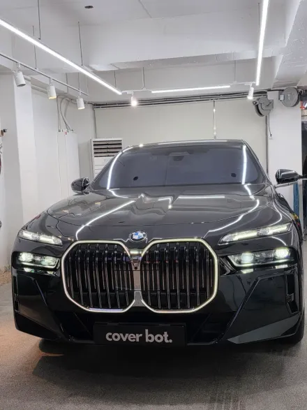 BMW 7 Seriesのカーラッピング事例｜費用目安・仕上がり 写真
