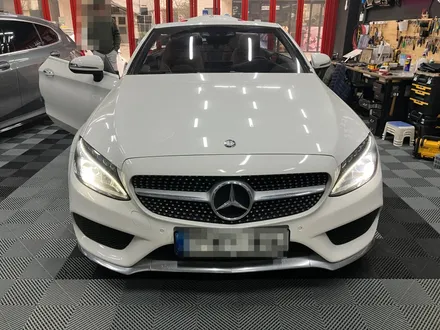 Mercedes-Benz Cクラス カブリオレ ドラレコ取付事例｜費用目安・仕上がり 写真
