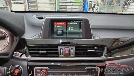 BMW X1のAndroid Auto・CarPlay取付事例 写真