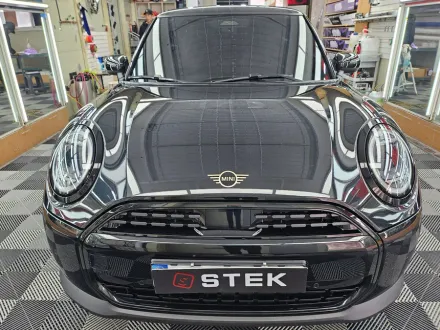 MINI MINI Cooperのカーラッピング事例｜費用目安・仕上がり 写真