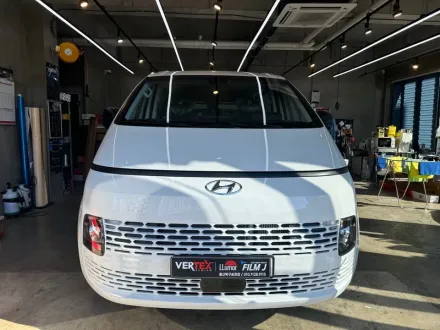 Hyundai Stariaのカーフィルム施工事例｜費用目安・仕上がり 写真