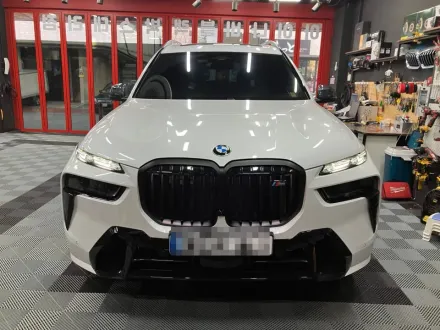 BMW X7のドラレコ取付事例｜費用目安・仕上がり 写真