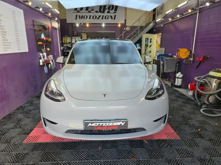 Tesla Model Yのカーラッピング事例｜3Mアッシュグレー 写真