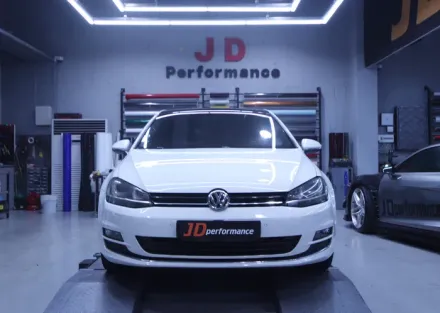 Volkswagen Golf 7th Genのカーラッピング事例｜ナ尔多グレー 写真