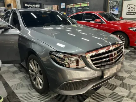 Mercedes-Benz Eクラス W213 ドラレコ取付事例｜費用目安・仕上がり 写真