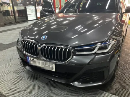 BMW 5 Series G30 ドラレコ取付事例｜費用目安・仕上がり 写真