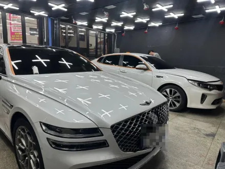 Genesis G80のガラスコーティング事例｜費用目安・仕上がり 写真