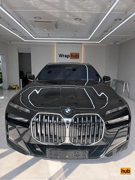 BMW 7 Seriesのカーラッピング事例｜クローム除去で高級感アップ 写真