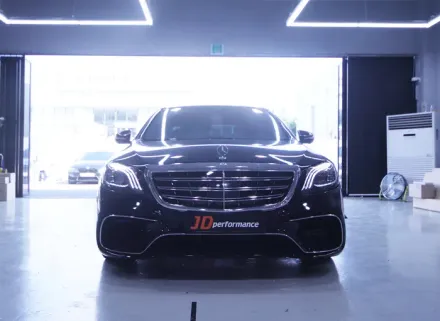 Mercedes-Benz S-Class W222のカーラッピング事例｜費用目安・仕上がり 写真