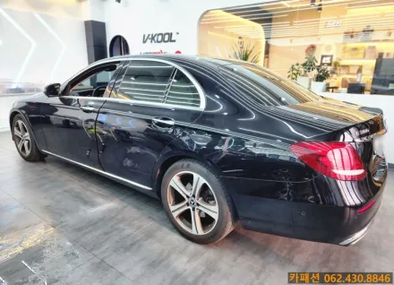 Mercedes-Benz Eクラス W213 ドライブレコーダー取付|費用目安・仕上がり 写真