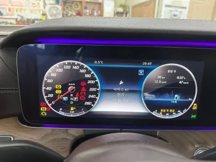 Mercedes-Benz E300のAndroid Auto・CarPlay取付事例 写真