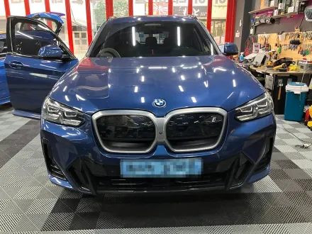 BMW iX3のドラレコ取付事例｜費用目安・仕上がり 写真