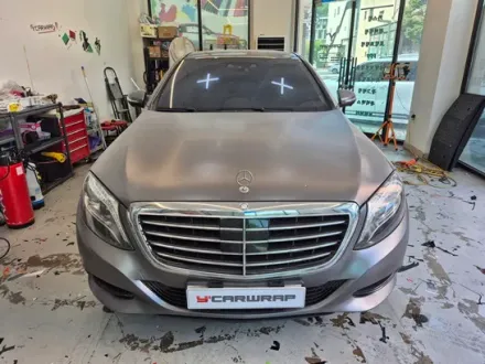 Mercedes-Benz S-Classのカーラッピング事例｜費用目安・仕上がり 写真