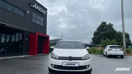 Volkswagen Golfのドラレコ取付事例｜費用目安・仕上がり 写真