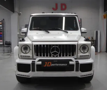 Mercedes-Benz G63 AMGのカーラッピング事例｜サテンホワイト 写真