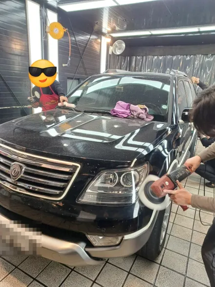 Kia Mohaveのガラスコーティング事例｜費用目安・仕上がり 写真