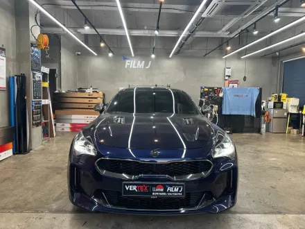 Kia Stingerのカーフィルム施工事例｜費用目安・仕上がり 写真