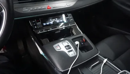 Hyundai The New Grandeurのカーラッピング事例｜費用目安・仕上がり 写真