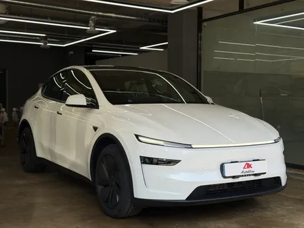 Tesla Model Yのカーフィルム施工事例｜透明性と耐久性 写真