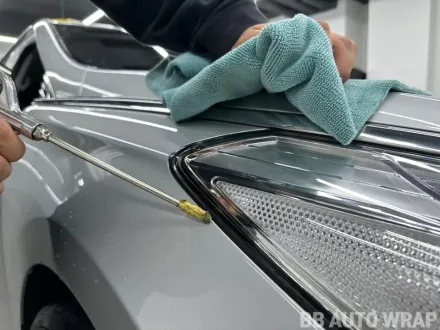 Hyundai Grandeur HGのカーラッピング事例｜AXチョークグレー 写真