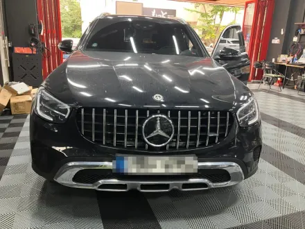 Mercedes-Benz GLCのドラレコ取付事例｜費用目安・仕上がり 写真