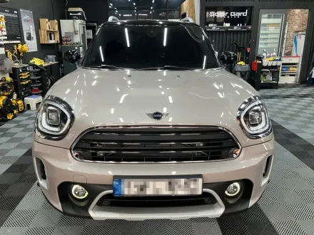 MINI Countrymanのドラレコ取付事例｜費用目安・仕上がり 写真