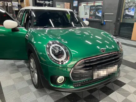MINI Clubmanのドラレコ取付事例｜配線処理と仕上がり 写真