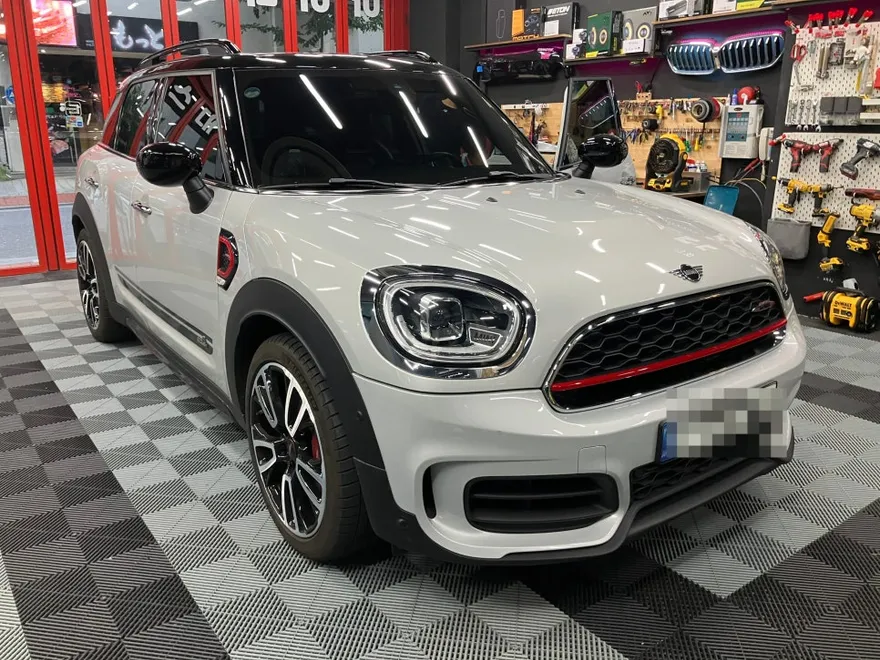 MINI Countrymanのドラレコ取付事例|費用目安・仕上がり 施工写真 1-1