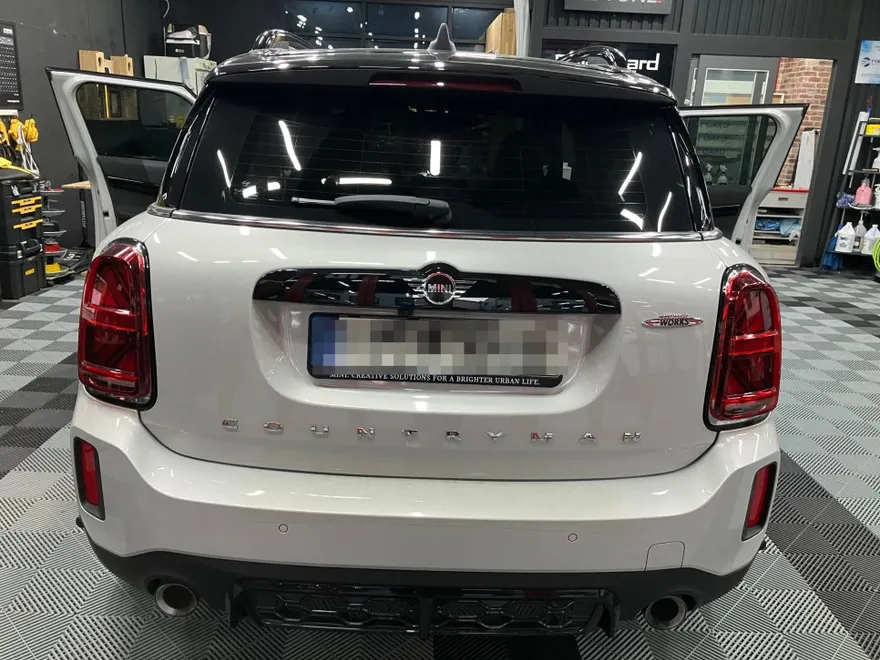 MINI Countrymanのドラレコ取付事例|費用目安・仕上がり 施工写真 2-1