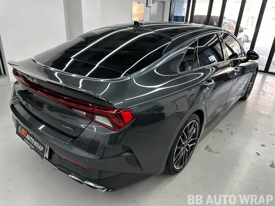 Kia K5 DL3のカーラッピング事例｜クロームメッキの印象変更 施工写真 3-1