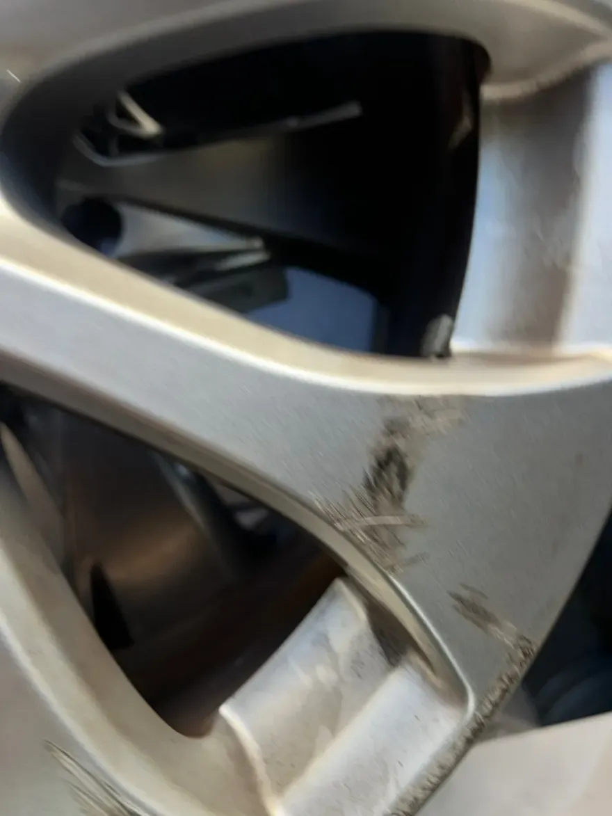 Mercedes-Benz E-Class wheel repair - Mercedes-Benz E-Class Wheel Repair & Painting Review photo 5