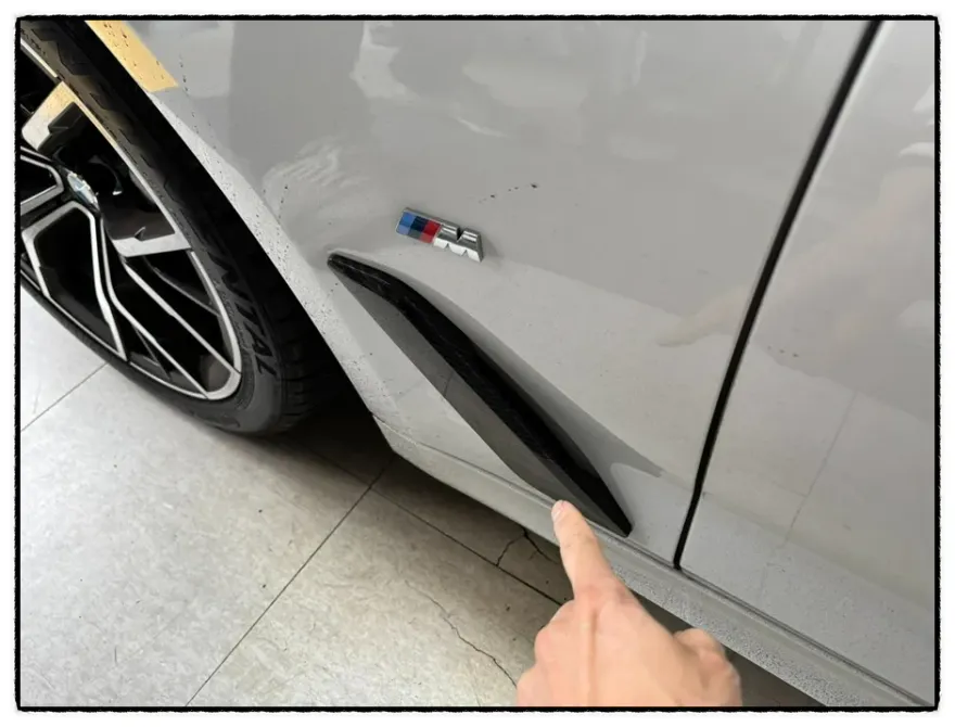 BMW 5 Seriesのカーラッピング事例|費用目安・仕上がり 施工写真 2-2