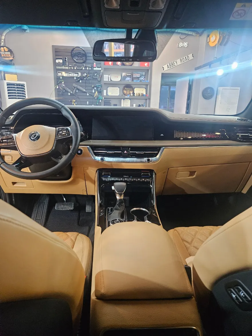 Kia Mohaveのカーラッピング事例｜クローム除去と艶出し 施工写真 3-2