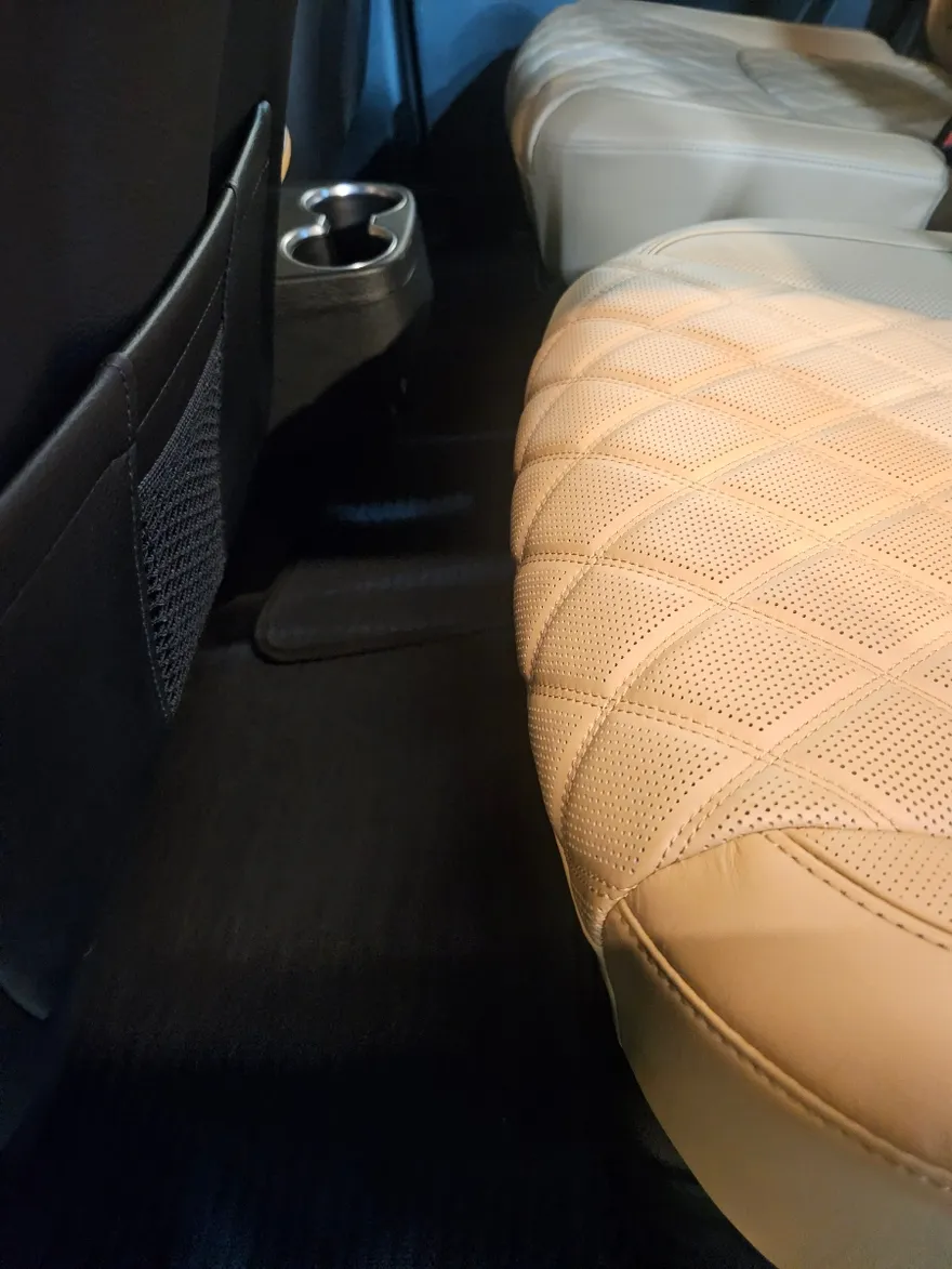 Kia Mohaveのカーラッピング事例｜クローム除去と艶出し 施工写真 3-3