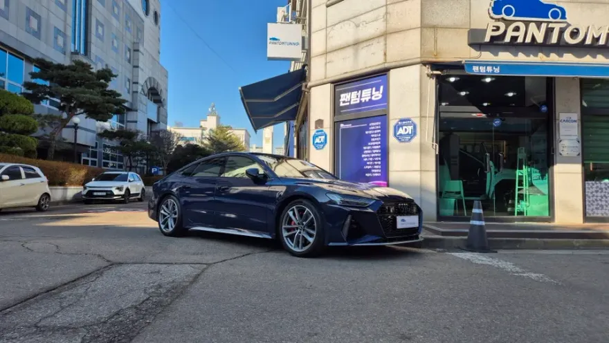 Audi A7 カーラッピング事例|費用目安と仕上がり 施工写真 1-3