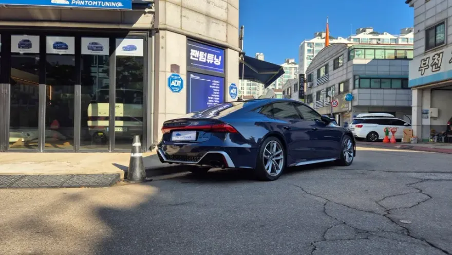Audi A7 カーラッピング事例|費用目安と仕上がり 施工写真 2-3