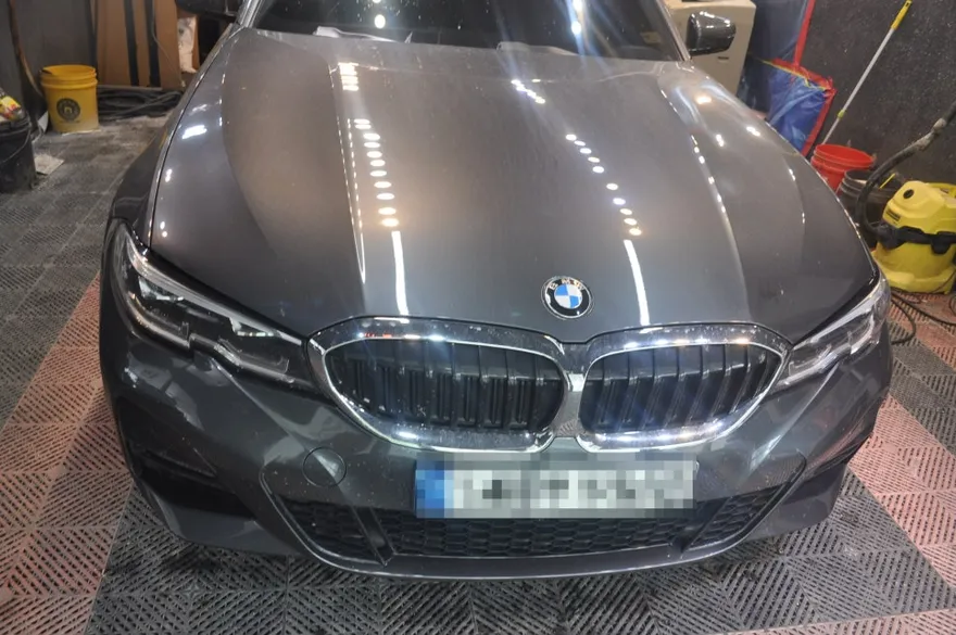 BMW 3 Seriesのガラスコーティング事例｜費用目安・仕上がり 施工写真 2-1