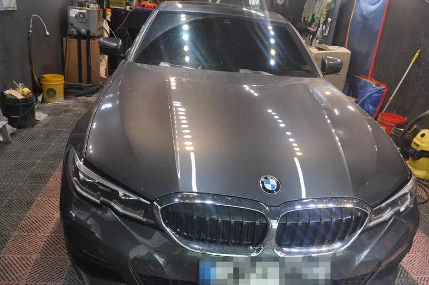 BMW 3 Seriesのガラスコーティング事例｜費用目安・仕上がり 施工写真 3-1