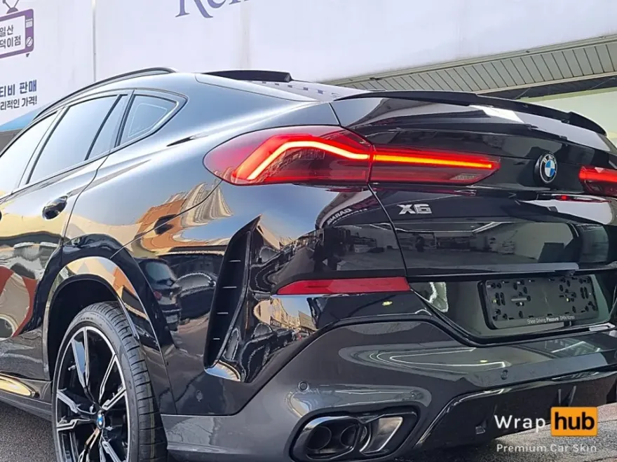BMW X6のPPF施工事例｜ブラックフィルムで高級感を高める 施工写真 1-3
