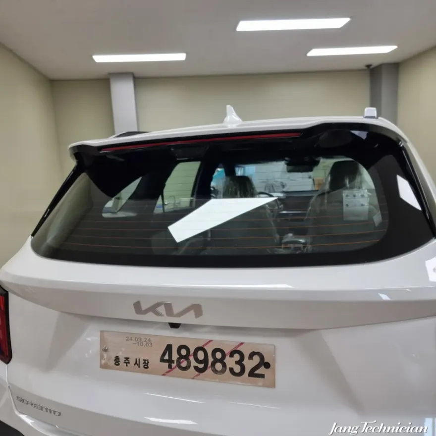 Kia Sorento MQ4のカーフィルム施工事例｜費用目安・仕上がり 施工写真 1-2