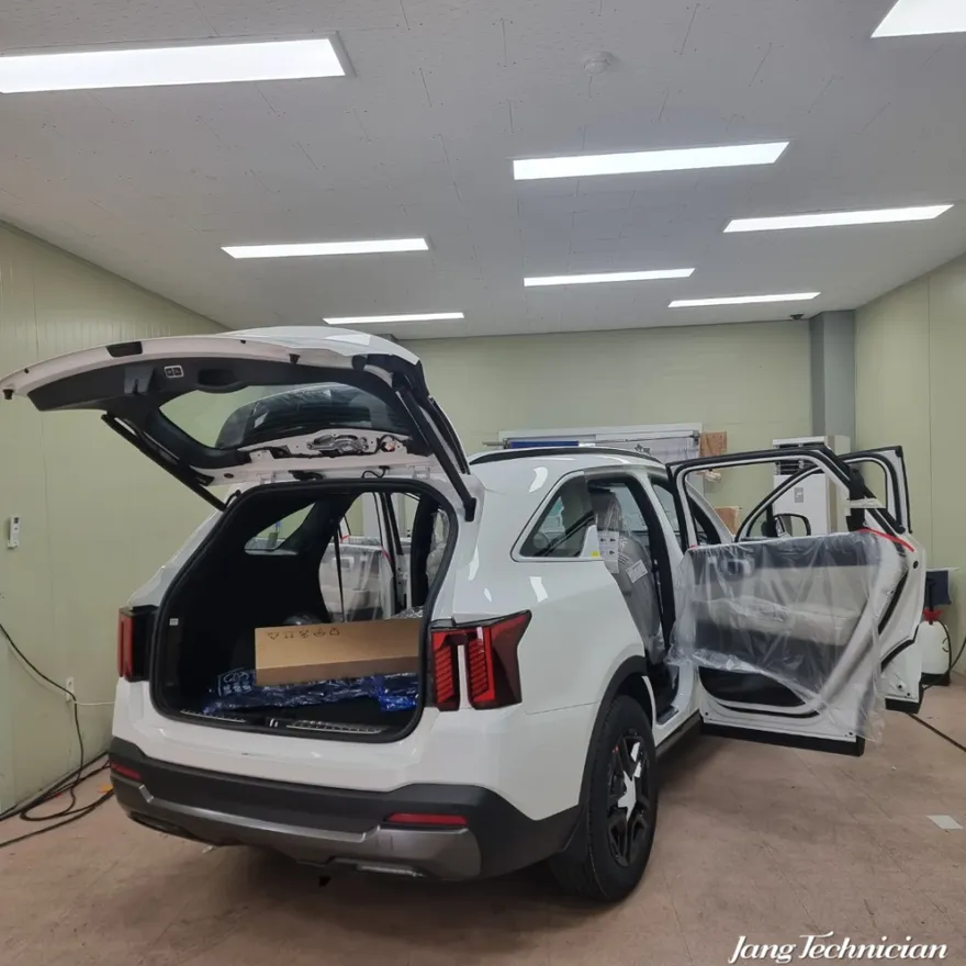 Kia Sorento MQ4のカーフィルム施工事例｜費用目安・仕上がり 施工写真 1-3