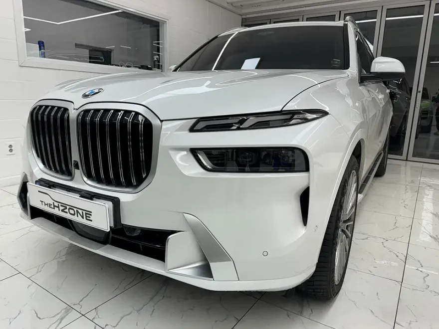 BMW X7のヘッドライトPPF施工事例｜費用目安と必要性 施工写真 1-1
